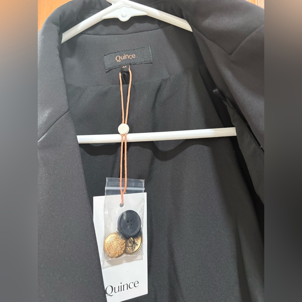 NWT! Quince | Scuba Captain's Convertible Blazer | Black | M - Picture 4 of 4